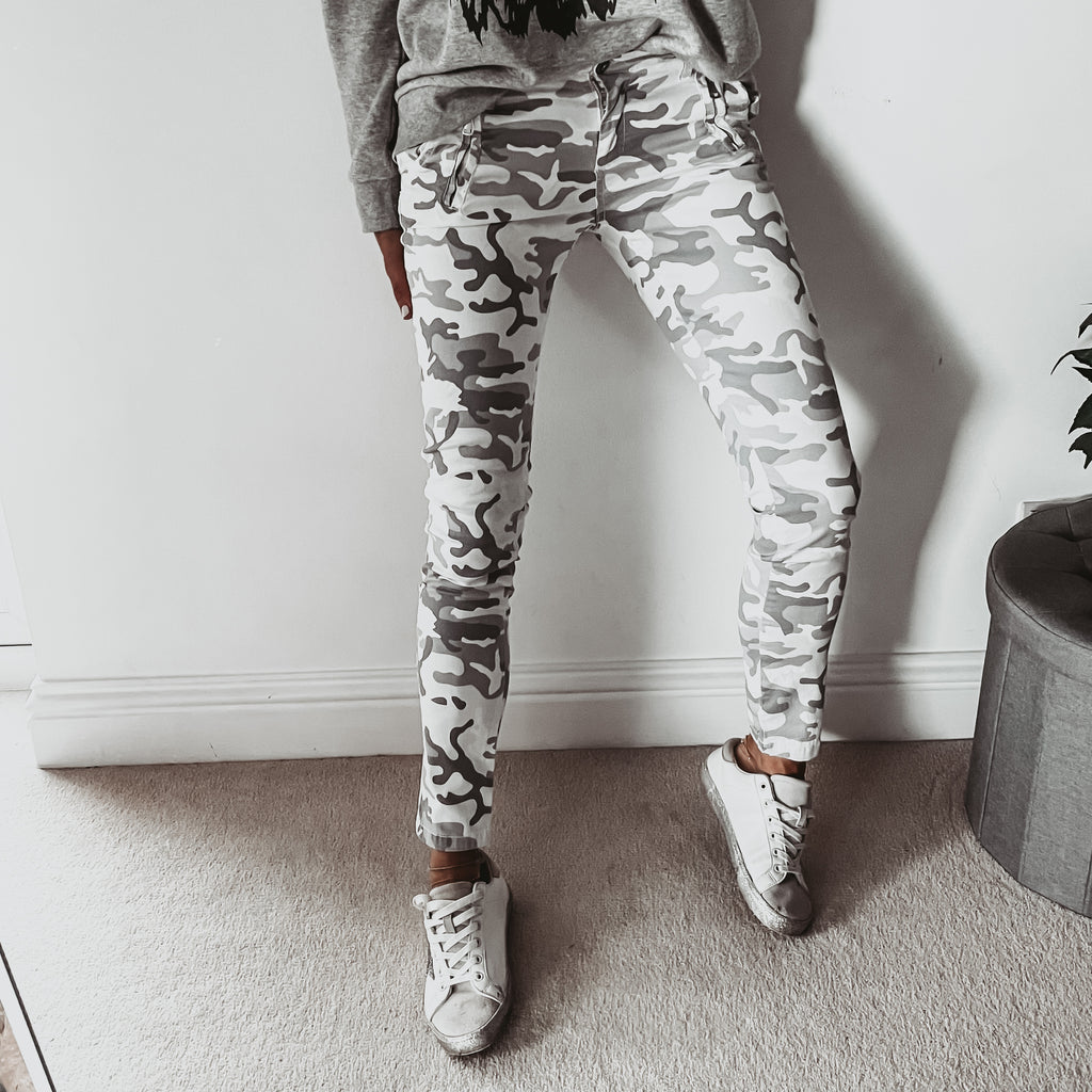 Camouflage skinny pants best sale