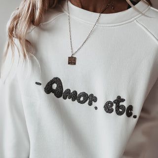 AMOR ETC white sweatshirt *NEW*