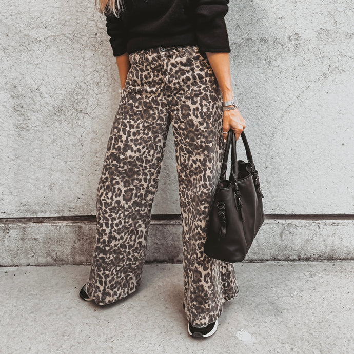 Leopard flared jeans *NEW*