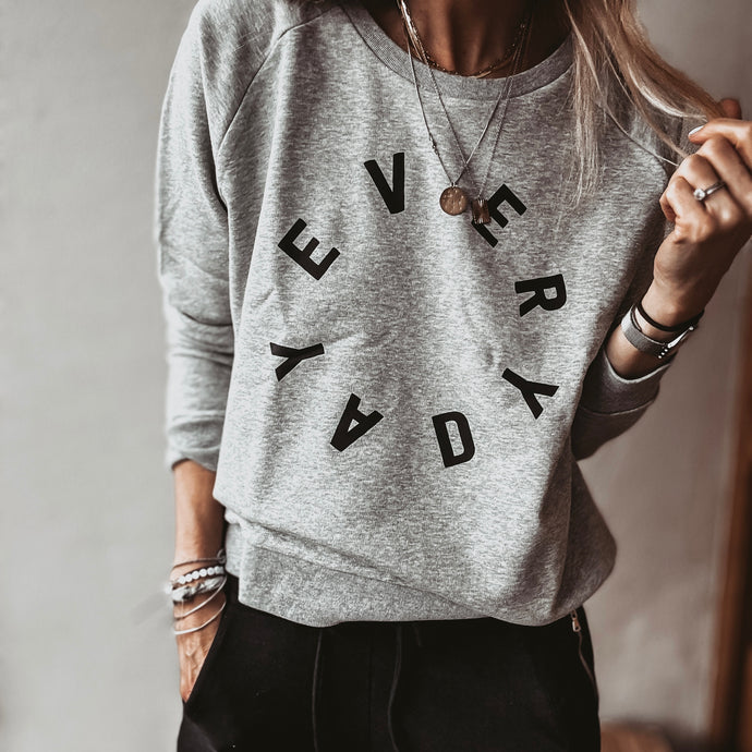 The EVERYDAY GREY sweatshirt *relaxed style*