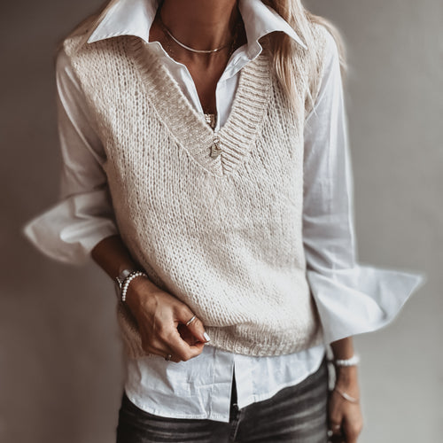 Fedora VINTAGE WHITE knitted V tank *NEW*