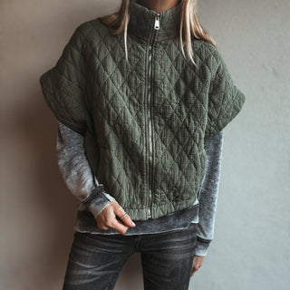 Olive Charlston quilted bomber *NEW*