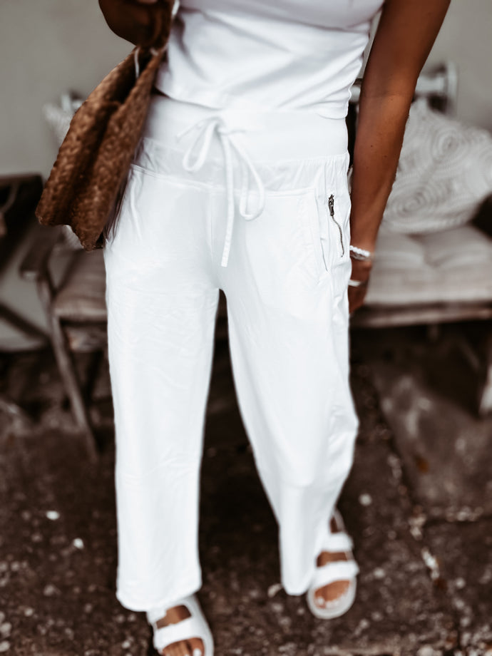 White jogger hot sale trousers