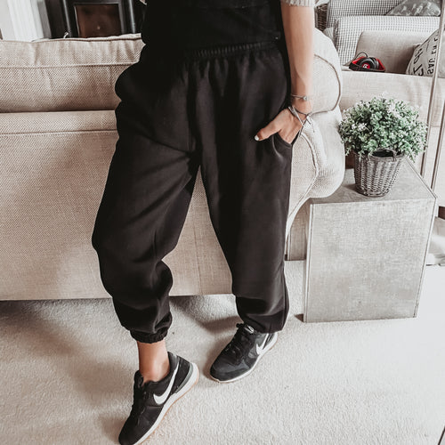 Black super slouchy joggers *